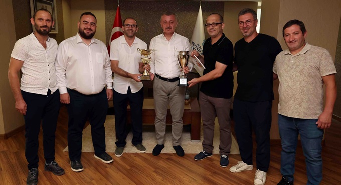 Başkan Büyükakın'dan işitme engellilere tam destek