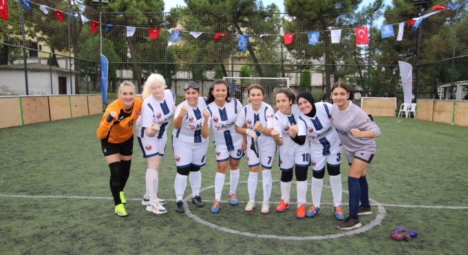 Kadınlar futbol oynarsa dünya yerinden oynar