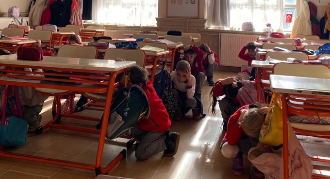 Büyükşehirden öğrencilere afet eğitimi