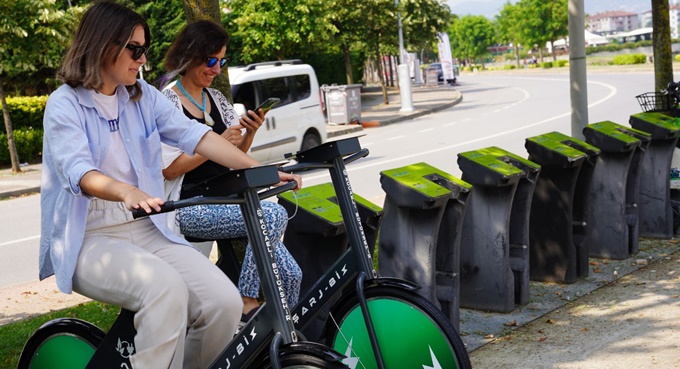 Hem bedenlerini hem telefonlarını şarj ettiler; 2024’te 109 bin 73 dakika pedal çevrildi