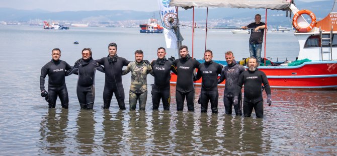 Hayat Kimya ve Limaş Kocaeli sahilini temizledi