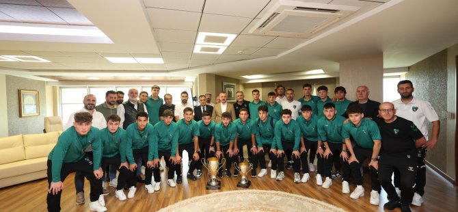 Kocaelispor’un şampiyon gençleri Büyükakın’a geldi