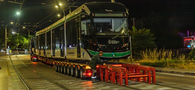 7.tramvay da raylarla buluştu