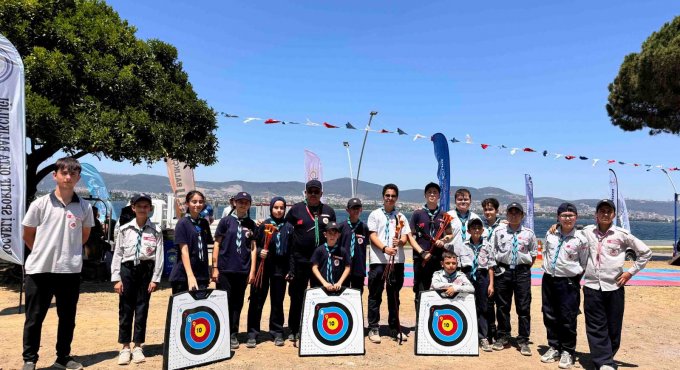 Sahilde şenlik, denizde yarış
