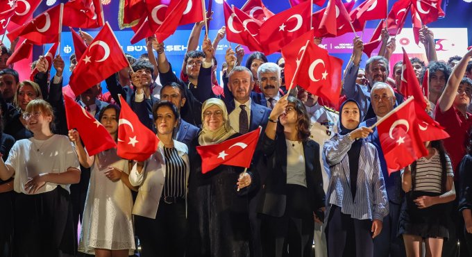 Milli İrade Meydanı bir sınavı daha başarıyla geçti