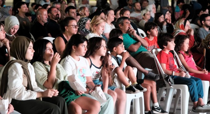 Milli İrade Meydanı, sinemaseverlerin adresi oldu