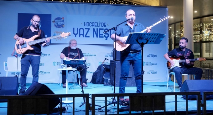 Bu konser Kocaelileri mest etti