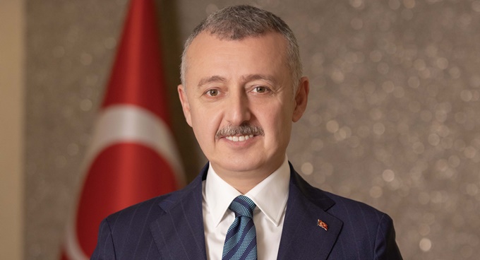 Büyükakın üniversiteyi kazanan öğrencileri tebrik etti