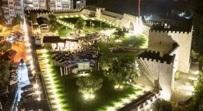 Tarihi kalede ‘Neşeli Günler’