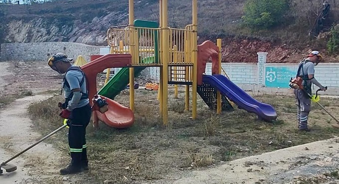 Körfez Genelinde Parklara Düzenli Bakım