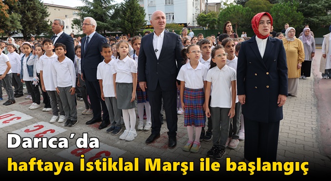 MUZAFFER BIYIK, ÖĞRENCİLERLE İSTİKLAL MARŞINI OKUDU