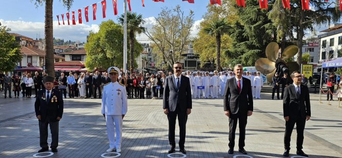 GAZİLER GÜNÜ GÖLCÜK'TE TÖRENLE KUTLANDI