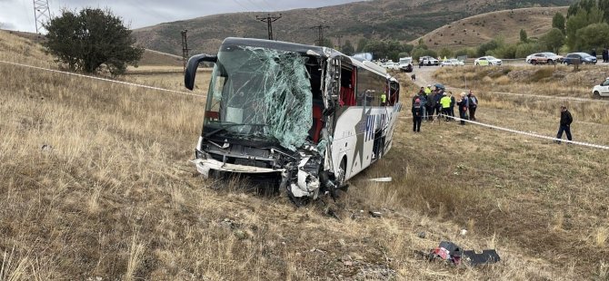 Sivas’ta korkunç otobüs kazası! 3’ü ağır 18 yaralı