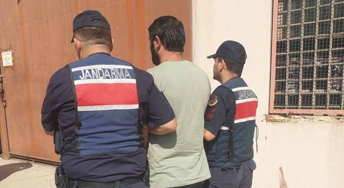 İzmit’te 8 Yıl 9 Ay Hapis Cezası Bulunan Dolandırıcı JASAT Operasyonuyla Yakalandı