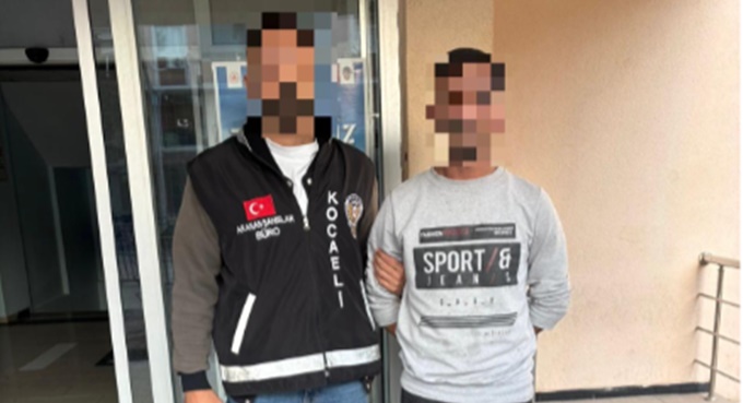 Bilişim dolandırıcılığından kesinleşmiş hapis cezası vardı yakalandı