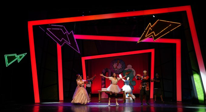 Kocaeli Şehir Tiyatroları Yeni Oyunu ile Seyirciyle Buluşuyor