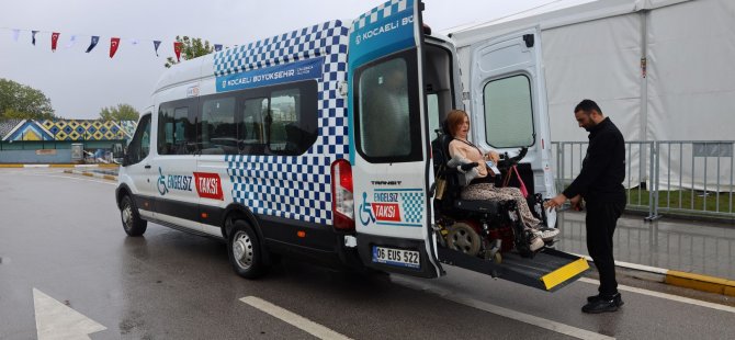 Engelsiz Taksi, Kitap Fuarı’nda da engelleri aşıyor