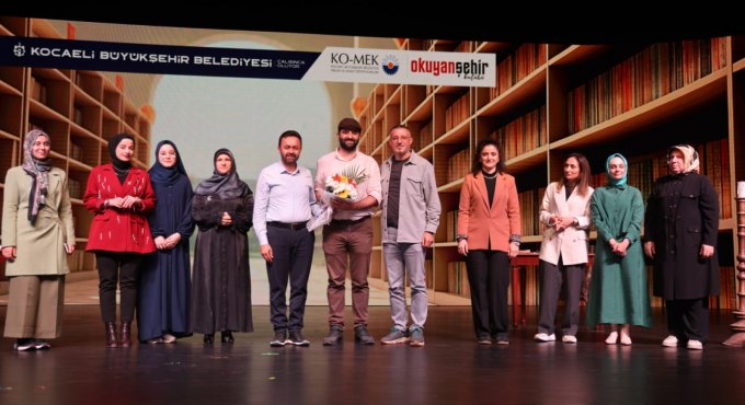 Kitap Fuarı’nda münazara ve müzikal tiyatro bir arada