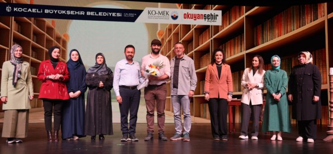 Kitap Fuarı’nda münazara ve müzikal tiyatro bir arada