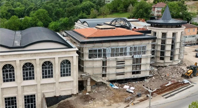 Şantiyede gerginlik! Maaşı yatmayan işçiler intihara kalkıştı