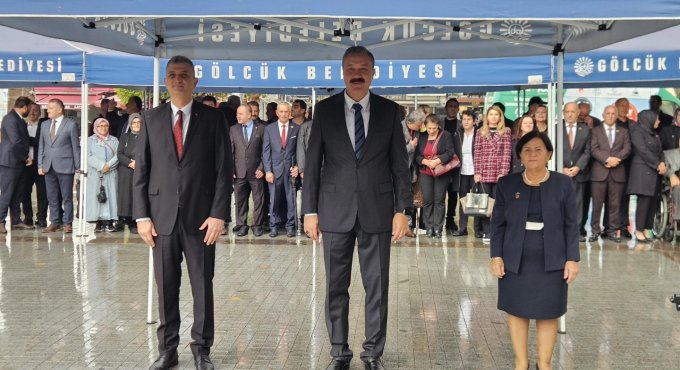 Gölcük'te Muhtarlar Günü Törenle Kutlandı
