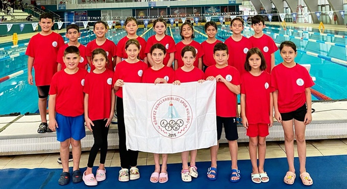 Körfezli Minik Kızlar Sakarya’da Tarihi Derecelerle Şampiyon Oldu