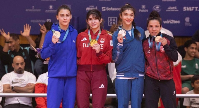 Tuğçe Beder'den Riyad'da altın madalya