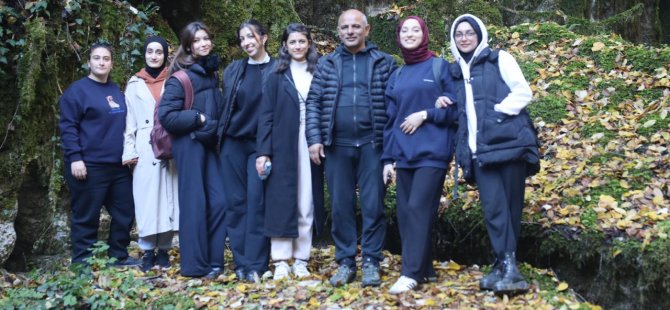 Körfez Belediyesi’nden Gençlerle Doğa Yürüyüşü