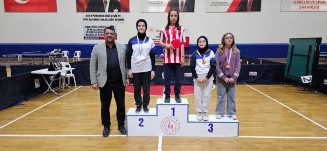 Gölcük’te Atatürk Haftası Masa Tenisi Turnuvası Sona Erdi