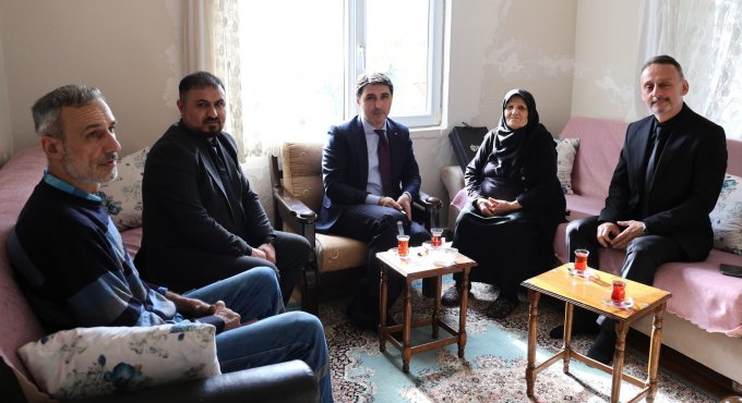 Kocaeli Büyükşehir acıları hafifletiyor