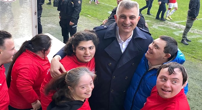 Hayatı Paylaşmak Adına Hiçbir Engel Tanımıyoruz