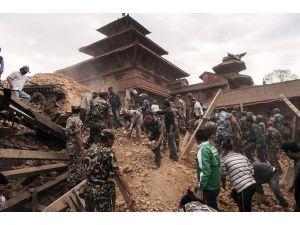 Nepal’de Ölü Sayısı 5 Bini Geçti