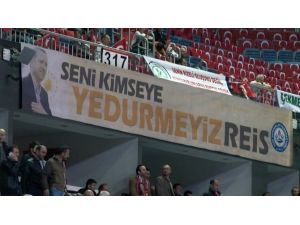 Rizelilerden Erdoğan’a Pankartlı Sesleniş