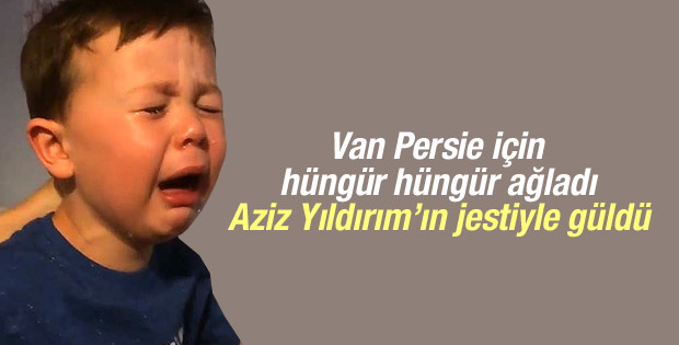 Van persie için ağlayan çoçuğa jest
