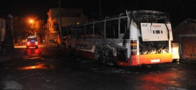 Durdurdukları otobüsü benzin dökerek yaktılar