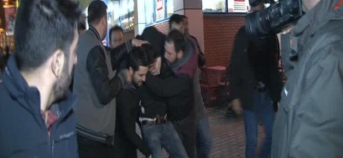 İstanbul polisi 1 kaleşnikof 7 tabanca ele geçirdi
