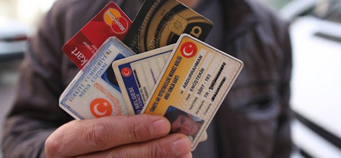 Yaşadığını İspatlamaya Çalışıyor