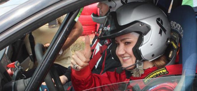 AK Parti'li Hotar Yarış Tulumu Giydi