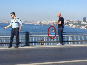Polise ateş eden albayı polis kurtardı