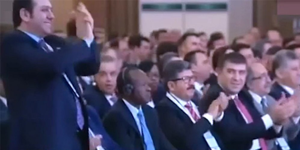 Alkışlayanlar Yandı !