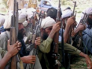 127 Asker silahlarıyla Taliban'a katıldı