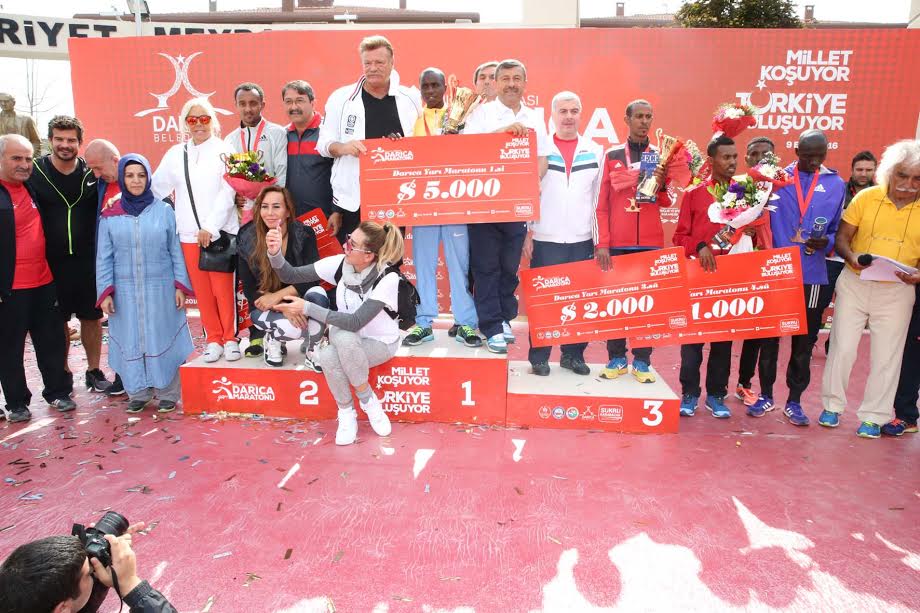 ULUSLARARASI DARICA YARI MARATONU KOŞULDU