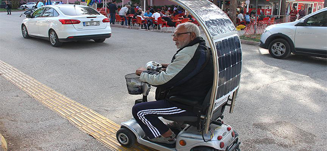 Engelli aracını güneş enerjisiyle çalıştırıyor