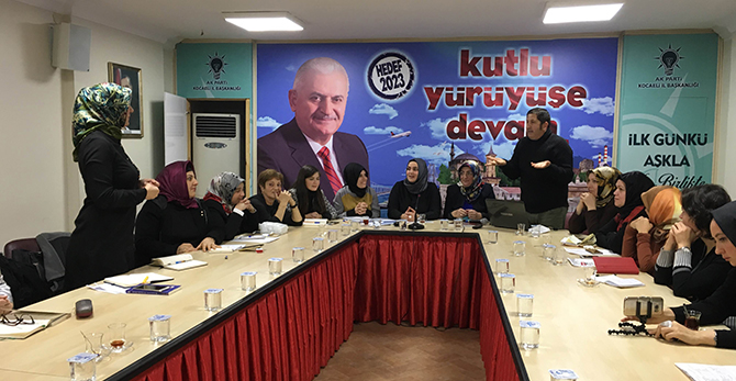 AK Partili Kadınlara İşaret Dili Eğitimi