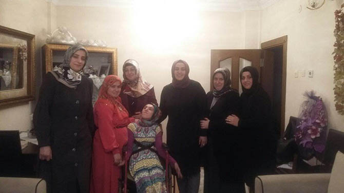 AK Kadınlar  Engellileri Unutmadı