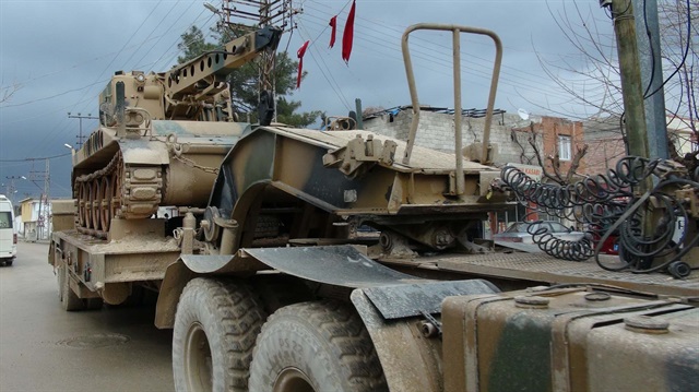 Kilis'e askeri sevkiyat devam ediyor