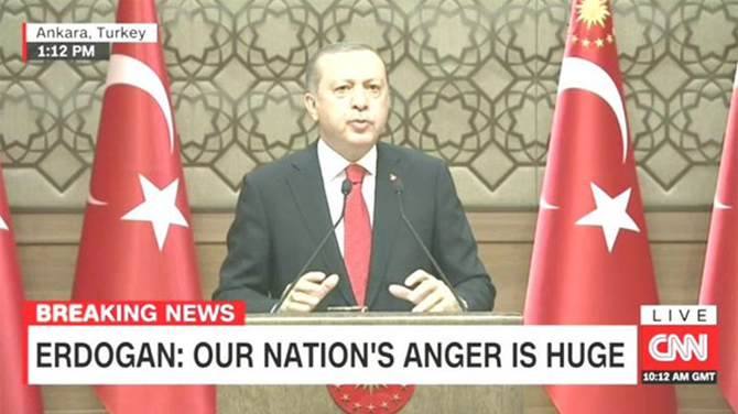 CNN International'de bir ilk! Erdoğan konuşmaya başlayınca...