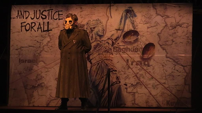 Jan Dark, tiyatro severlerden tam not aldı