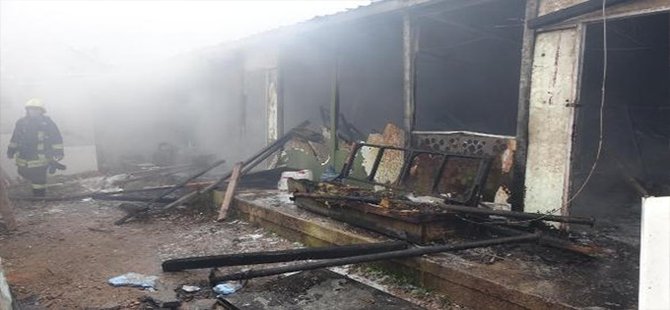 Derince'de Prefabrik Yangını Korkuttu