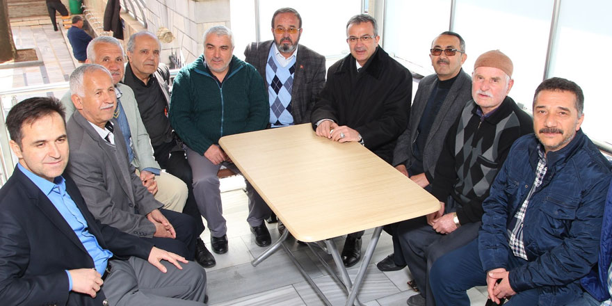 Köşker, mahalleri geziyor